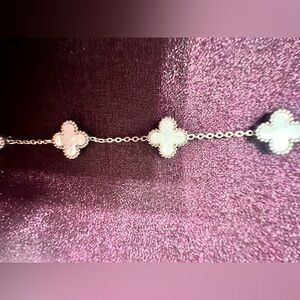 Mother of pearl 5 clover bracelet